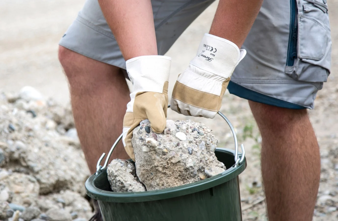 Kerbl All Purpose Bucket 12 Litres - Image 3